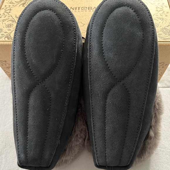 Manitobah Mukluks - Moccasins - Picture 8 of 8